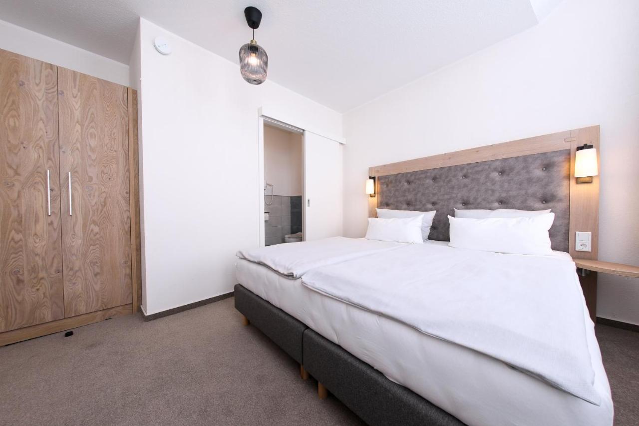 24/7 Selfcheckin Schmiedestrasse Hotel Лер Екстериор снимка
