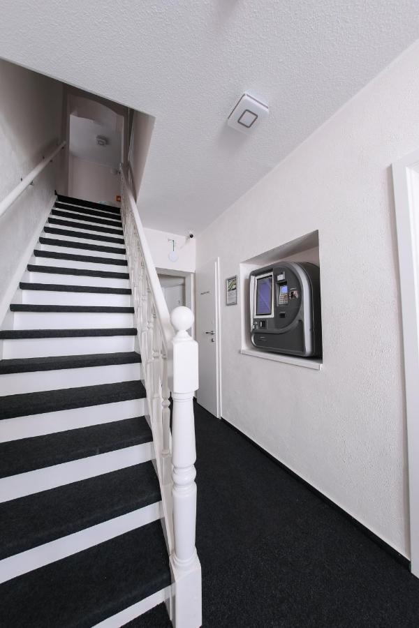 24/7 Selfcheckin Schmiedestrasse Hotel Лер Екстериор снимка